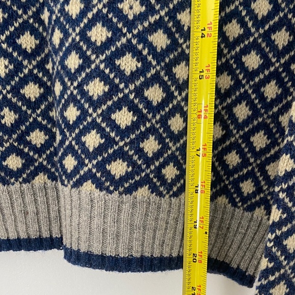 Vintage 100% Shetland Wool Blue and Cream Patterned Cardigan - Picture 10 of 11